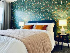 Lovely family house, great links M62, edge of Leeds - 克莱克西顿