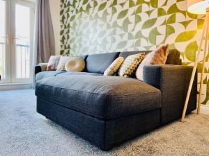 Lovely family house, great links M62, edge of Leeds