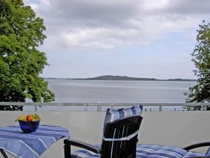 Villa Vilmblick - Wohnung 05 mit Terrasse und Boddenblick