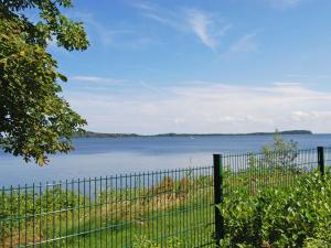 Villa Vilmblick - Wohnung 05 mit Terrasse und Boddenblick