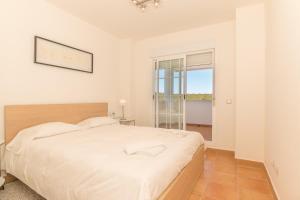 2167-Superb 2 bedrooms in luxury complex with pool