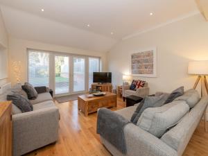 Modern 3 Bedroom with Garden in Reading - Pass the Keys