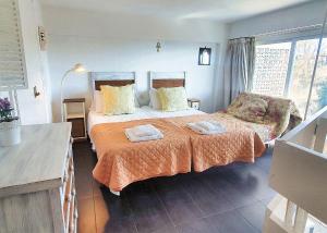 Skol 316. Attractive 1 Bedroom Duplex Apartment with Sea View in Skol Marbella.
