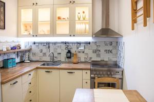 COZZIE by RV Apartments