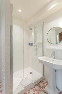 Hotels Hotel Le Saint Christophe : photos des chambres