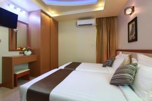  Deluxe Twin Room with free round trip transfer  room in Season Holidays at Hulhumale