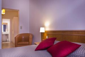 Hotels Hotel Le Compostelle : Chambre Double avec Baignoire