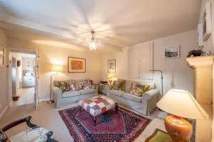 Host & Stay - White House - Two Dales