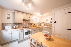 Host & Stay - White House