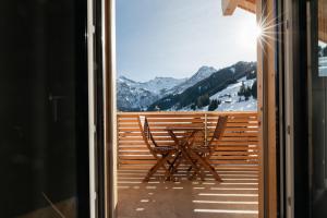 Chuenislodge3 neu&stilvoll, 2Balkone, echtes Bijou mit top-Aussicht