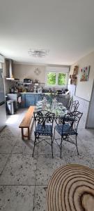 Maisons de vacances Gite 10 personnes dans les Cotes d'Armor proche CARHAIX-PLOUGUER : photos des chambres
