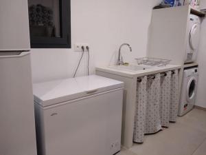 Maisons de vacances Loft avec piscine privee en campagne proche Saint Remy de Provence : photos des chambres