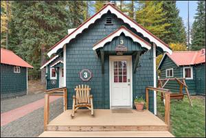 Bungalow #3 room in Brundage Bungalows