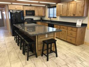 Hot Tub 25 min to Yellowstone