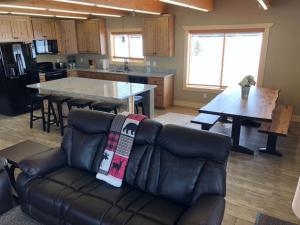 Balcony, Hot Tub Yellowstone