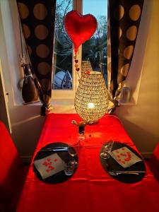 B&B / Chambres d'hotes HOTEL Le 6 3 Resto Home Petit Hotel de Charme : photos des chambres