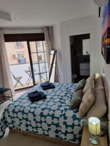 APARTAMENTOS ELEMAR free luggage storage