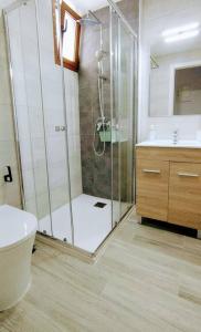 Blue 335 by CASAS COCODRILO