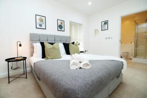 Modern City Apartment , 2-Bed, En-Suite, Central