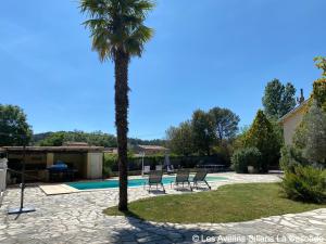 Charmant Studio avec Piscine Privative sur 1500m2 de Terrain Proche Cascade de Sillans VAR Verdon