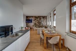 Kaza Guesthouse, centrally located 2 & 3 bedroom Apartments in Augsburg