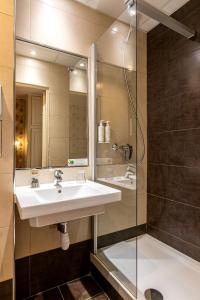 Hotels Hotel Romance Malesherbes by Patrick Hayat : Chambre Dumas