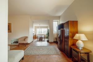 Grand Botanic Garden Apartment by Vacationy