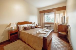 Grand Botanic Garden Apartment by Vacationy