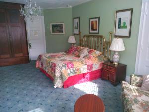 463 Beacon Street Guest House image 75