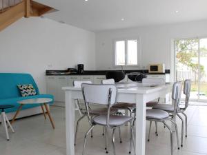 Maisons de vacances Maison Saint-Denis-d'Oleron, 4 pieces, 6 personnes - FR-1-246A-53 : photos des chambres