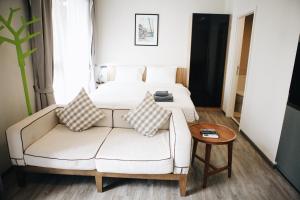 The Deck Condo Studios Patong w pool fitness