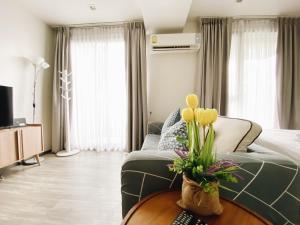 The Deck Condo Studios Patong w pool fitness