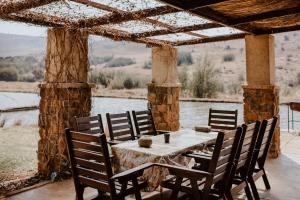 African Leaves Trout Lodge