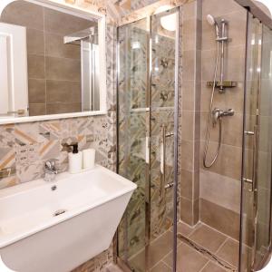 Aquarium Residence Economy 7