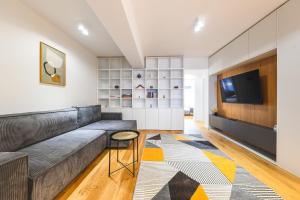 Charming 2 Bedroom Apartment