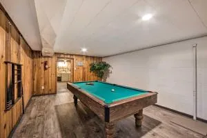 Marietta Home with Private Hot Tub, Pool Table! - 伊丽莎白镇