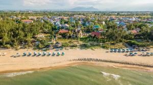 Sea Easter Villa 3BR Beachside by HÙA Homes