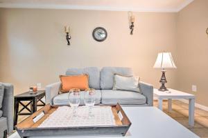 Cozy Powder Springs Home, 12 Mi to Six Flags