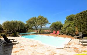 Maisons de vacances Beautiful Home In Eyragues With Outdoor Swimming Pool, Wifi And Private Swimming Pool : photos des chambres