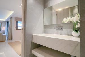 Bright Apartment in Heart of Cannes