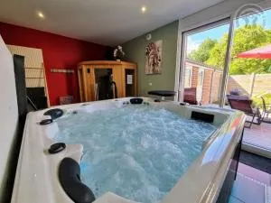Gîte & SPA Les Hirondelles de 2 à 8 personnes - Buysscheure