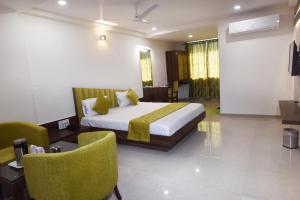 Hotel Luxura, Ahmedabad