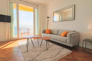 ROOFTOP DE LA PLAGE Charming apartment on seafront with superb roof terrace