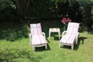 SUQUETTE Charming provencal house in Antibes with nice terrace, garden and pool access