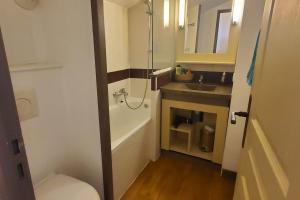 Comfortable nest with pool and sea view