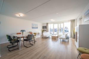 Meerzicht 70 - Vakantiehuis aan het water!