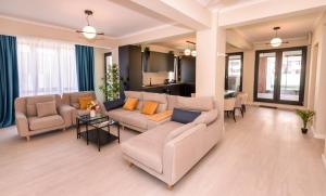 Aquarium Residence Penthouse 6