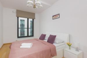 Dzielna Apartment Warsaw Wola by Renters