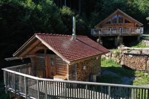 Schwarzwald Romantikhütte - Zweisamkeit - mit Bettwäsche, Handtücher und Holz