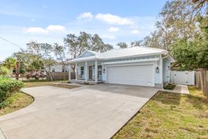 Brand New Entire Home close to beach